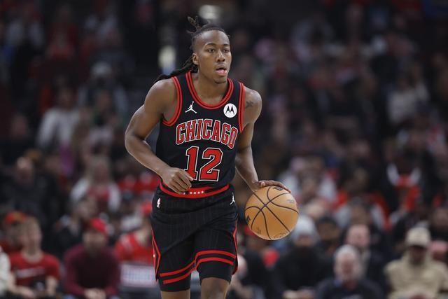 哈利伯顿绝杀米德尔顿42分 步行者险胜雄鹿2-1