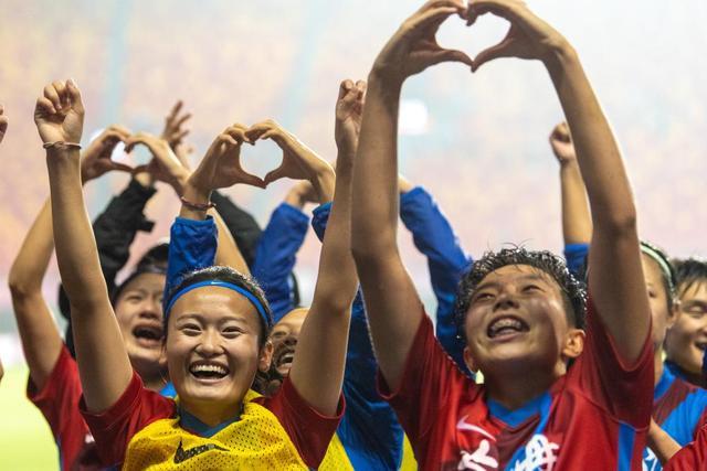 猛龙将退役卡特15号球衣 队史首个被退役号码